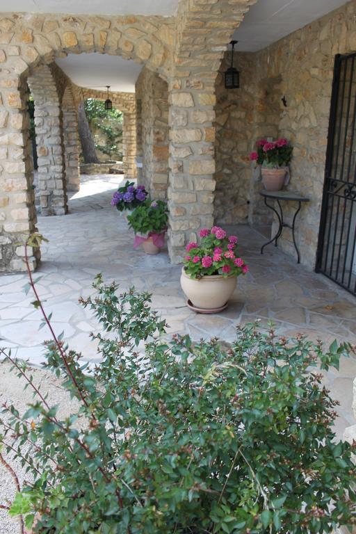 Gites Maisons De Vacances Domaine La Chamade Карпентра Стая снимка