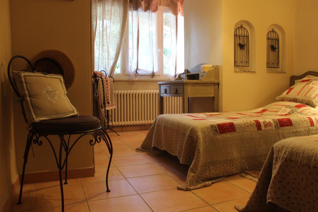 Gites Maisons De Vacances Domaine La Chamade Карпентра Стая снимка