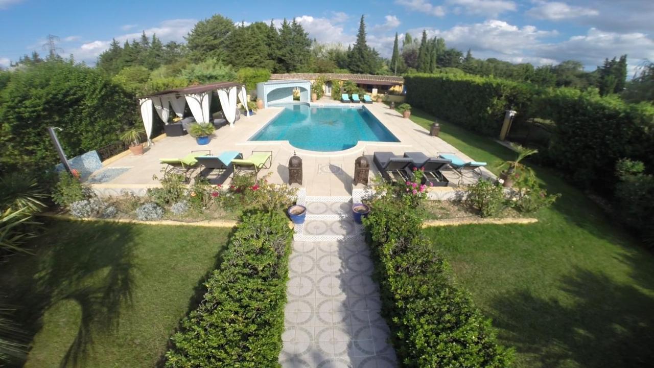 Gites Maisons De Vacances Domaine La Chamade Карпентра Екстериор снимка